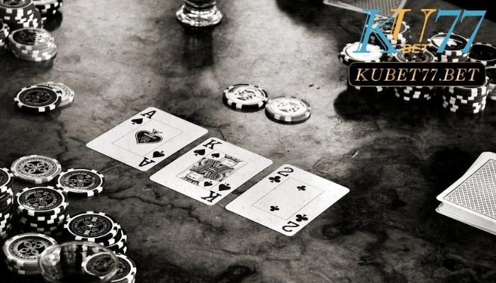 Luật chơi game bài Poker đổi thưởng cơ bản